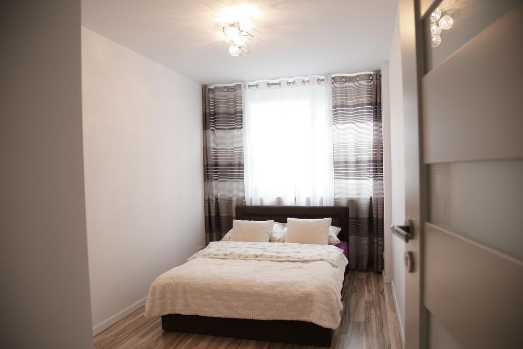 Central Suites&Studios Warsaw Room photo